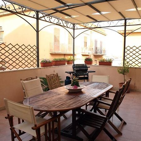 B&B La Terrazza Sul Porto ตราปานี ภายนอก รูปภาพ