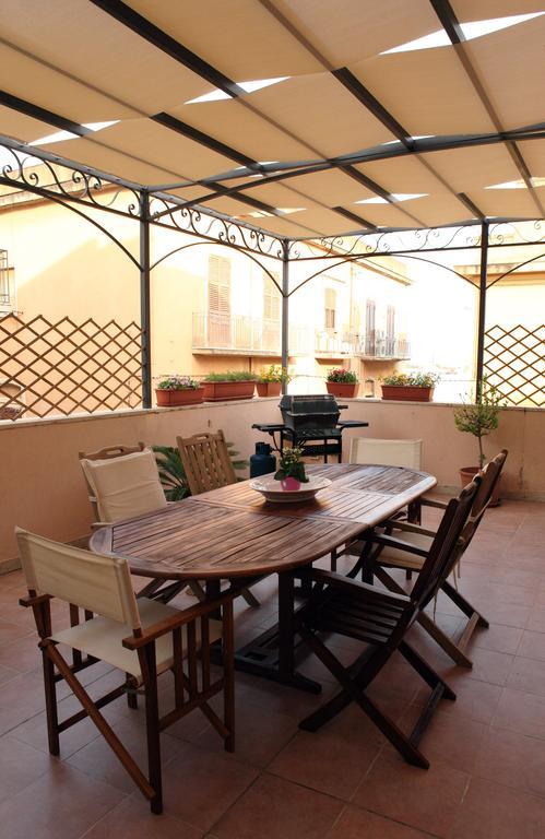 B&B La Terrazza Sul Porto ตราปานี ภายนอก รูปภาพ