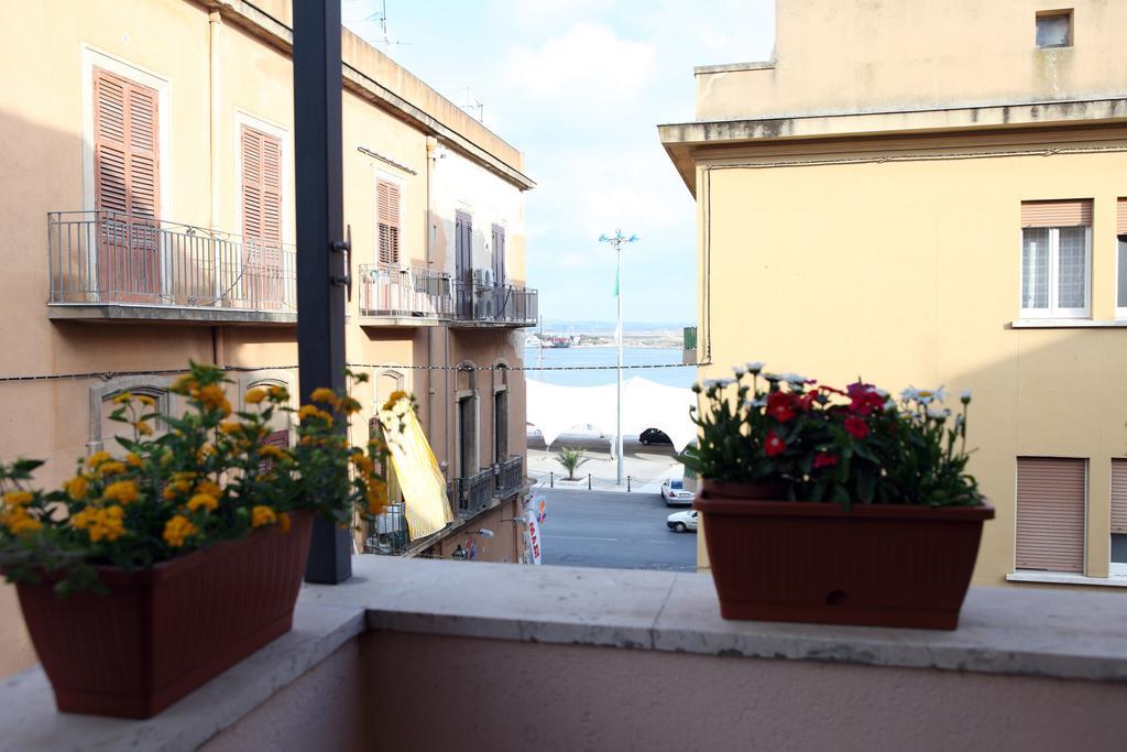 B&B La Terrazza Sul Porto ตราปานี ภายนอก รูปภาพ