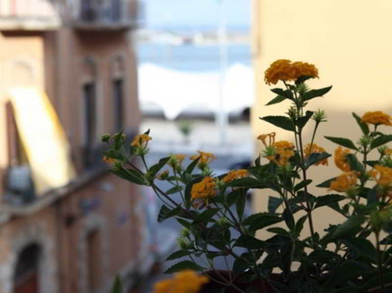 B&B La Terrazza Sul Porto ตราปานี ภายนอก รูปภาพ