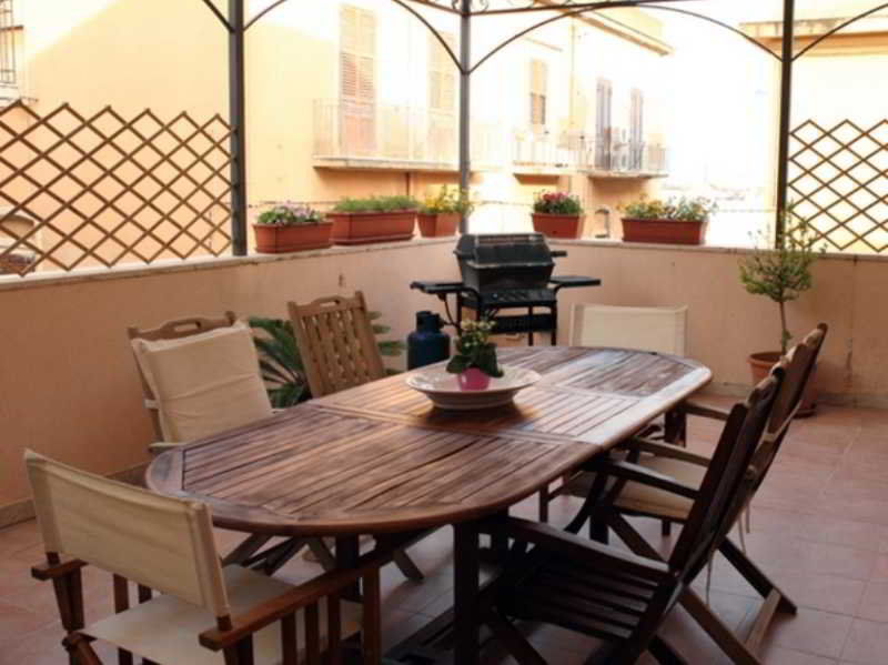 B&B La Terrazza Sul Porto ตราปานี ภายนอก รูปภาพ